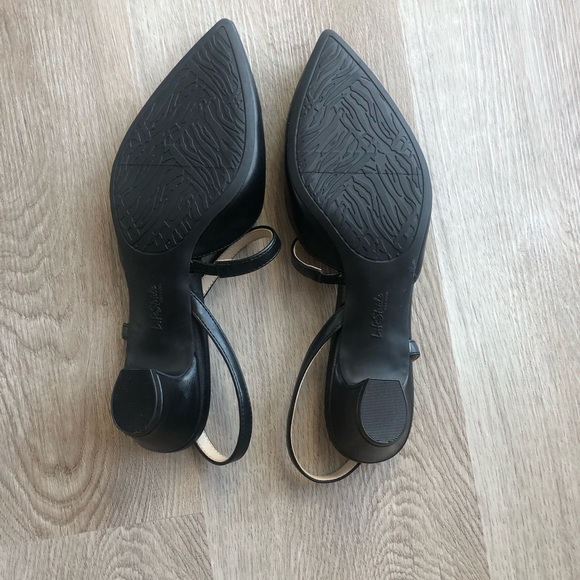 Women’s Lifestride soft system black flats 9 1/2 - Picture 2 of 3